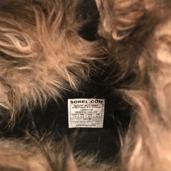 Joan of Arctic Sorel Boots - Picture 5 of 6